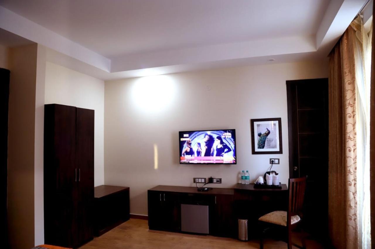 Country Inn Hotels & Resorts Vrindāvan Exterior foto