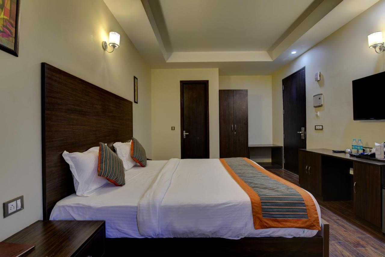 Country Inn Hotels & Resorts Vrindāvan Exterior foto