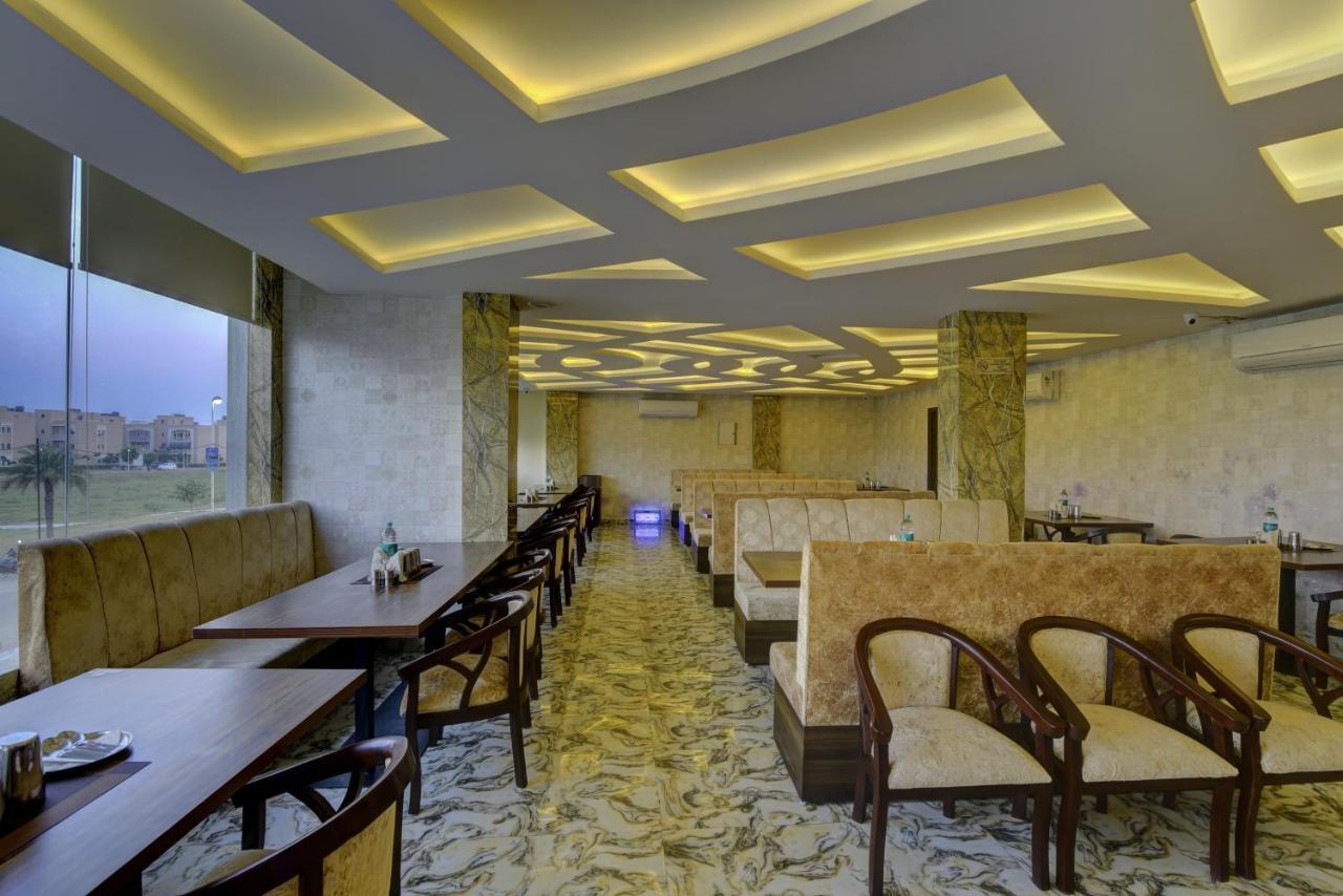 Country Inn Hotels & Resorts Vrindāvan Exterior foto