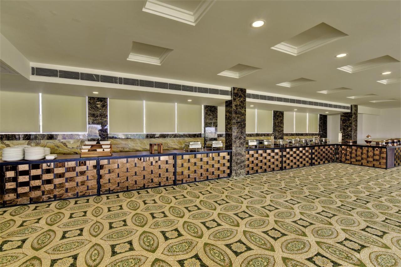 Country Inn Hotels & Resorts Vrindāvan Exterior foto